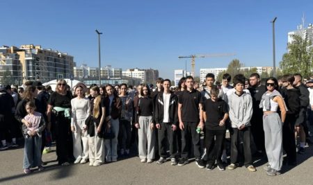 26 сентября студенты и преподаватели техникума приняли участие в массовом забеге «Кросс Нации – 2026», объединившим более 11 тысяч горожан. Мероприятие было приурочено к Году единства народов России и стало значимой частью праздничной программы ко Дню города. Образовательные организации Республики Татарстан принимают активное участие в Проектах ПФО: Олимпиада «IQ ПФО», Фестиваль «ВЕРНУТЬ ДЕТСТВО», проект ПФО «Герои Отечества», «Гвардеец» ПФО мероприятиях Российского общества «Знание», федерального проекта «Навигаторы детства» реализуемого при поддержке Министерства просвещения Российской Федерации